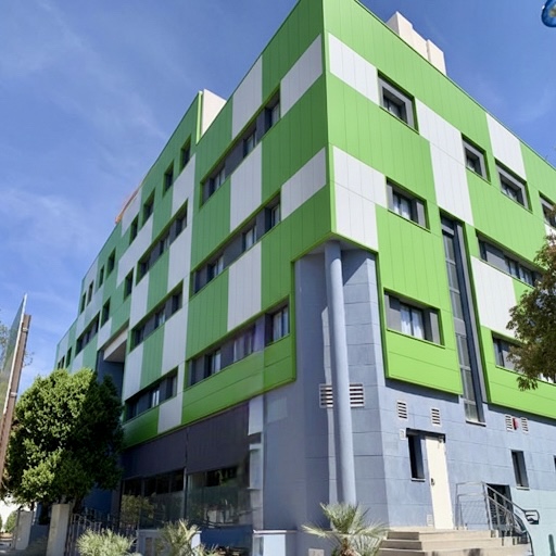 Fachada ventilada BIPV en Sevilla